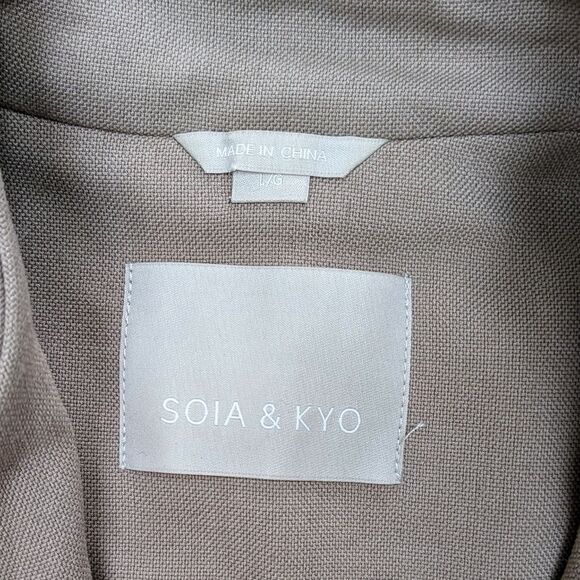 Soia & Kyo Women's Tan Longline Drape Sweater Vest Size Large - Picture 2 of 4